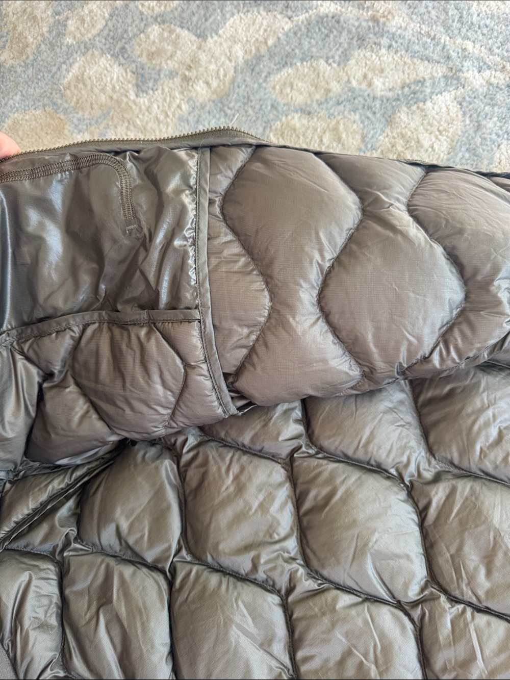 lululemon athletica Olive Featherweight 900-Down-Fill Quilted Puffer Jacket - Picture 3 of 3